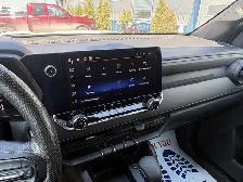 2023 Chevrolet Colorado - Photo 10