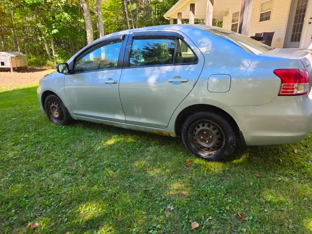 2011 Yaris for sale