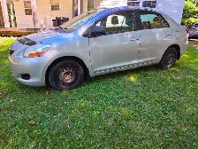 2011 Yaris for sale - Photo 2
