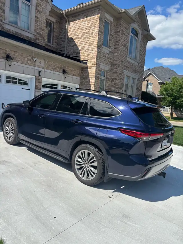 2022 Toyota Highlander Hybrid Platinum