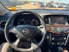 2015 Nissan Pathfinder SL 4WD V6 7-Pass : LOW MILEAGE - Photo 14