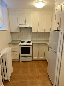 One Bedroom Apartment in Hamilton Gage Park area - Photo 2