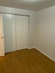 One Bedroom Apartment in Hamilton Gage Park area - Photo 7