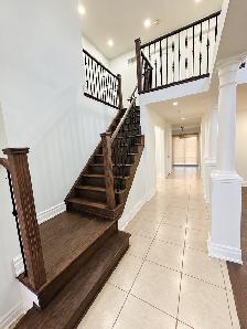HARDWOOD STAIRS - Photo 3