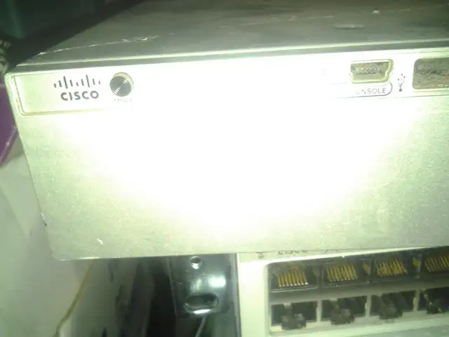 Cisco WS-C3850-24P-S Cisco Catalyst 3850 24 PoE 2000  cisco ccna