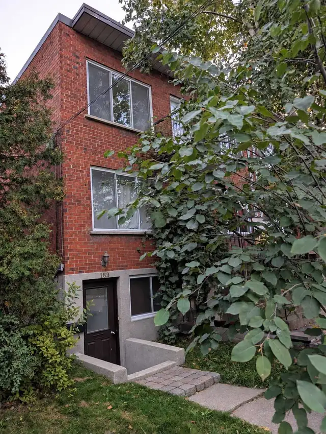 Lachine apt  41/2 with double salon (2 floor, separate entra
