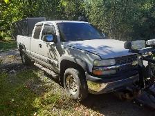 2000 Chev Silverado 2500 with plow