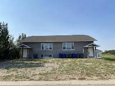 Real Estate Auction: 12-Bedroom Duplex - Kerrobert, SK - Photo 2