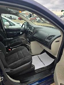 Low Kms 2017 Grand Caravan SXT - Photo 7