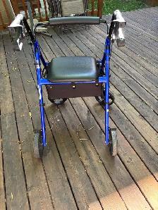 Hugo Rollator walker with Basket - Photo 4