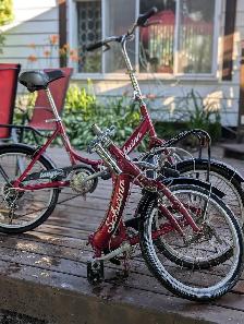 Deux vélos pliables à vendre
