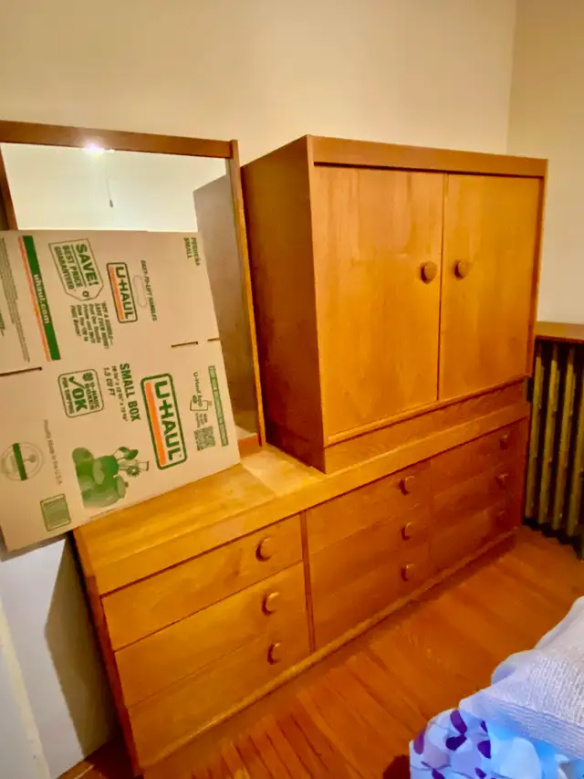 Vintage 1970's 3 pc bedroom set, Canadian, Excellent Condition.