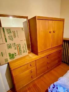 Vintage 1970's 3 pc bedroom set, Canadian, Excellent Condition.
