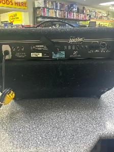 Yorkville AM100 Acoustic Amp - Photo 2
