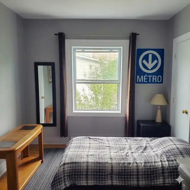 MÉTRO Longueuil Université de Sherbrooke ___ TOUT INCLUS