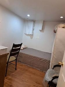 Ossington/Bloor basement for rent 2bedrooms 1kitchen and 1washro - Photo 4