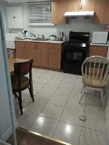 Ossington/Bloor basement for rent 2bedrooms 1kitchen and 1washro - Photo 9
