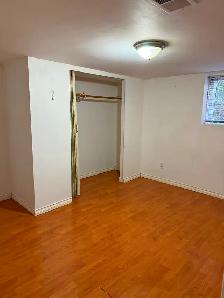 Spacious 4 bedroom/1 bath available now ! - Photo 2