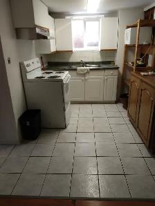 Spacious 4 bedroom/1 bath available now ! - Photo 6