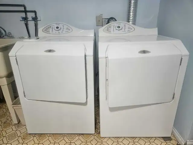 MAYTAG NEPTUNE WASHER AND DRYER SET