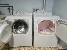 MAYTAG NEPTUNE WASHER AND DRYER SET - Photo 2