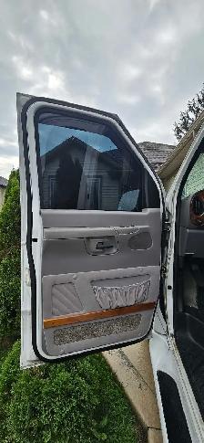 2002 Ford econoline e150 - Photo 10