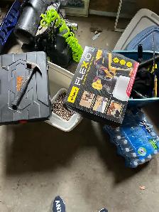 major yard sale! - Photo 2