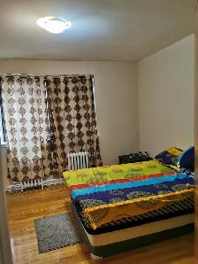 Renovated Bathroom large 3 ½ w/one bedroom in CDN. Oct/Nov - Photo 4