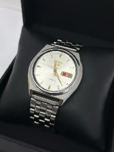 Vintage Seiko 5 Men’s Watch - Photo 2