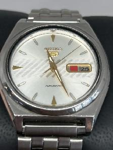 Vintage Seiko 5 Men’s Watch - Photo 9