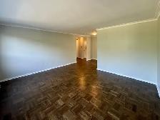 Two Bedroom apartment for rent on Bayview south of Davisville - Photo 2