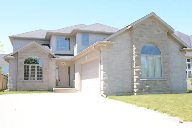 4 BEDROOM HOME AVAILABLE FOR RENT IN ST. CATHARINES!