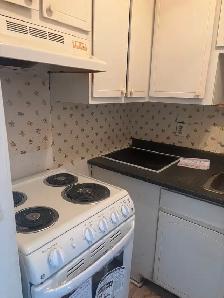 4 1/2 apartment 200m to Metro Cadillac ,for  1 /2 students