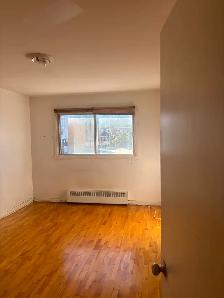 4 1/2 apartment 200m to Metro Cadillac ,for  1 /2 students - Photo 3