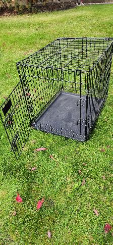 Petmate 24in-Size Metal Crate - Immaculate - $65 - 780-455-4858 - Photo 2