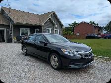 2017 Honda Accord LX - Photo 4