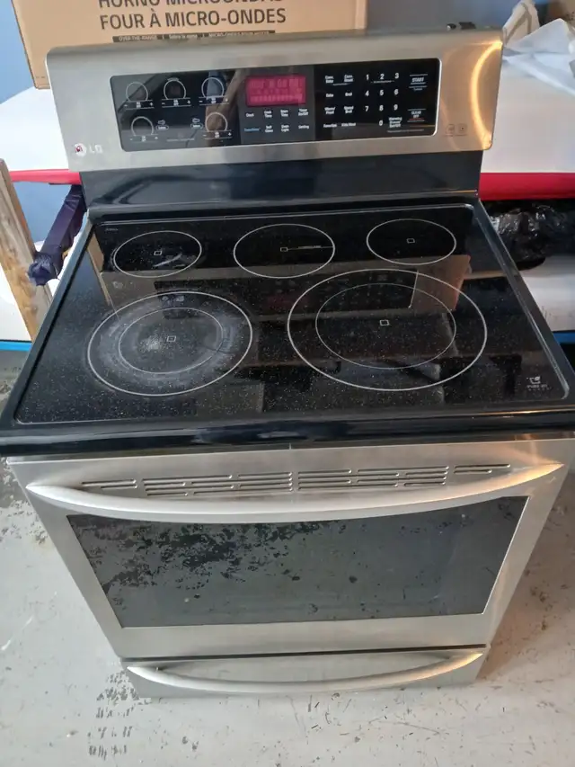 LG Glass Top Electric Stove