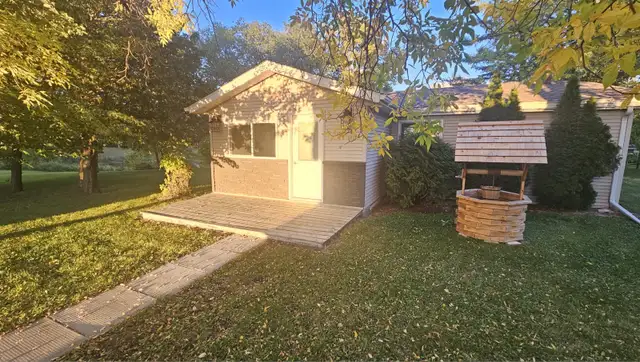 Beautiful home on Brokenhead River/Beausejour