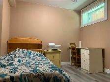 Spacious basement Room in Banff Trail close to UC/SAIT - Photo 4