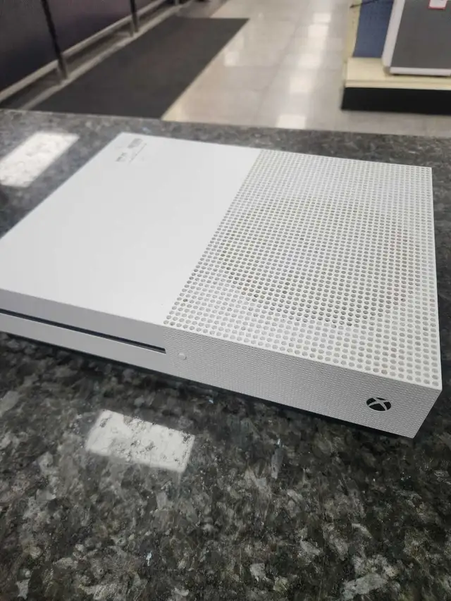 1TB XBOX ONE WITH CONTROLLER