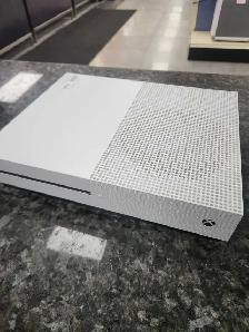 1TB XBOX ONE WITH CONTROLLER