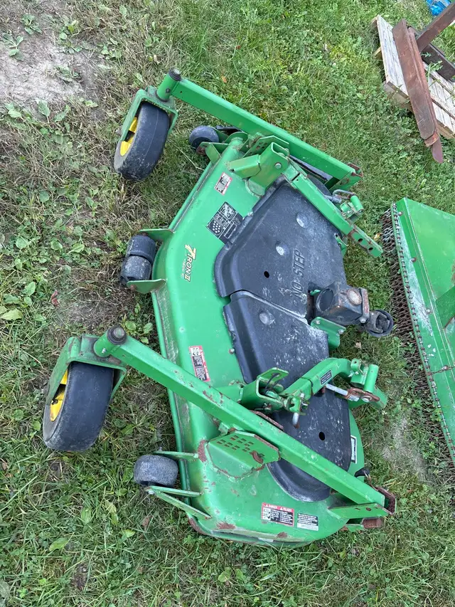 tondeuse frontale John Deere  1435 1445
