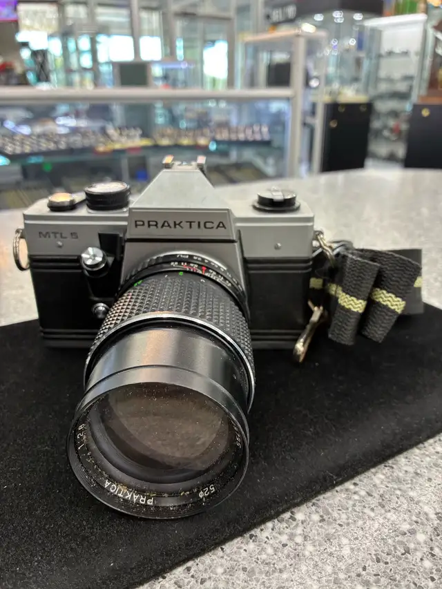 Praktica MTL 5 35mm camera w/ 135mm Lens