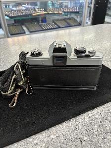 Praktica MTL 5 35mm camera w/ 135mm Lens - Photo 2