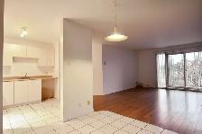 Grand 5 1/2 dans un immeuble de style condo