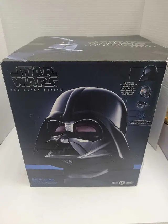 Star Wars Darth Vader Premium Electronic Helmet NEW