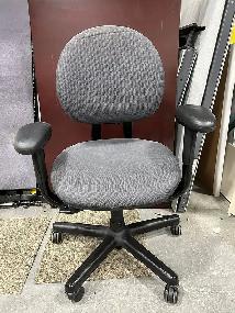 Used Chair for Sale - Ufficio Furniture - Call Us Now! - Photo 6