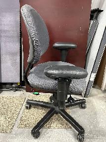 Used Chair for Sale - Ufficio Furniture - Call Us Now! - Photo 7