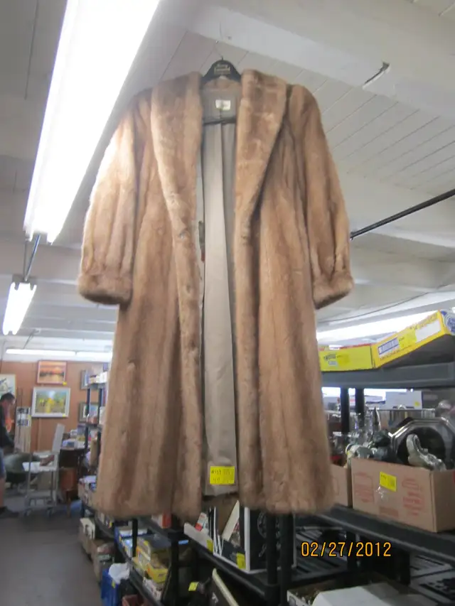 AUCTION-FASHION/ACCESS-SATURDAY OCT. 3, 8 AM