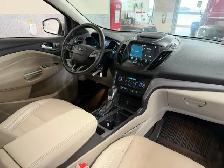 2018 Ford Escape SEL / AWD / Heated Leather / Roof / Nav / Cam - Photo 9